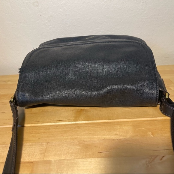 Fossil Black Leather Bag Double Flap Closure onf Front - Picture 7 of 15